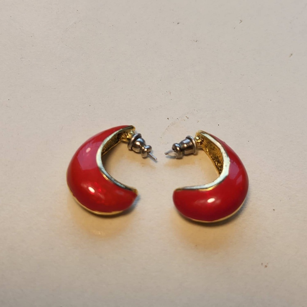 Vintage Red Enamel Gold Tone Metal Hoop Earrings Small Chunky C-Shape Pierced